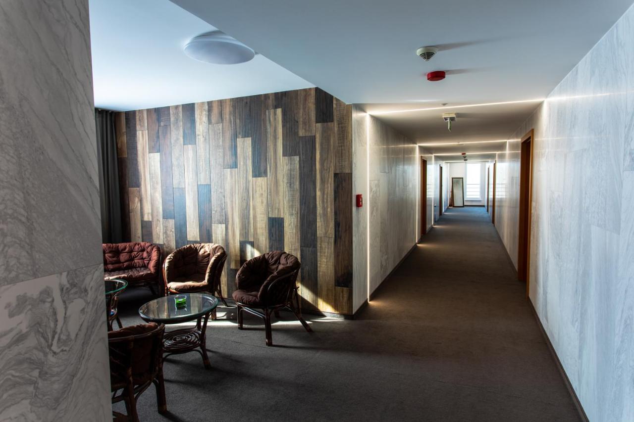 Hotel Novy Kastiel - Self Check-In Топольчани Экстерьер фото