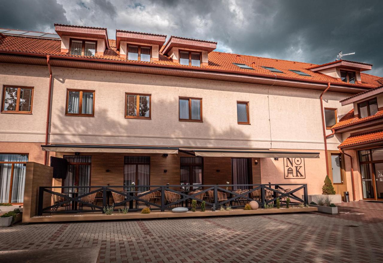 Hotel Novy Kastiel - Self Check-In Топольчани Экстерьер фото